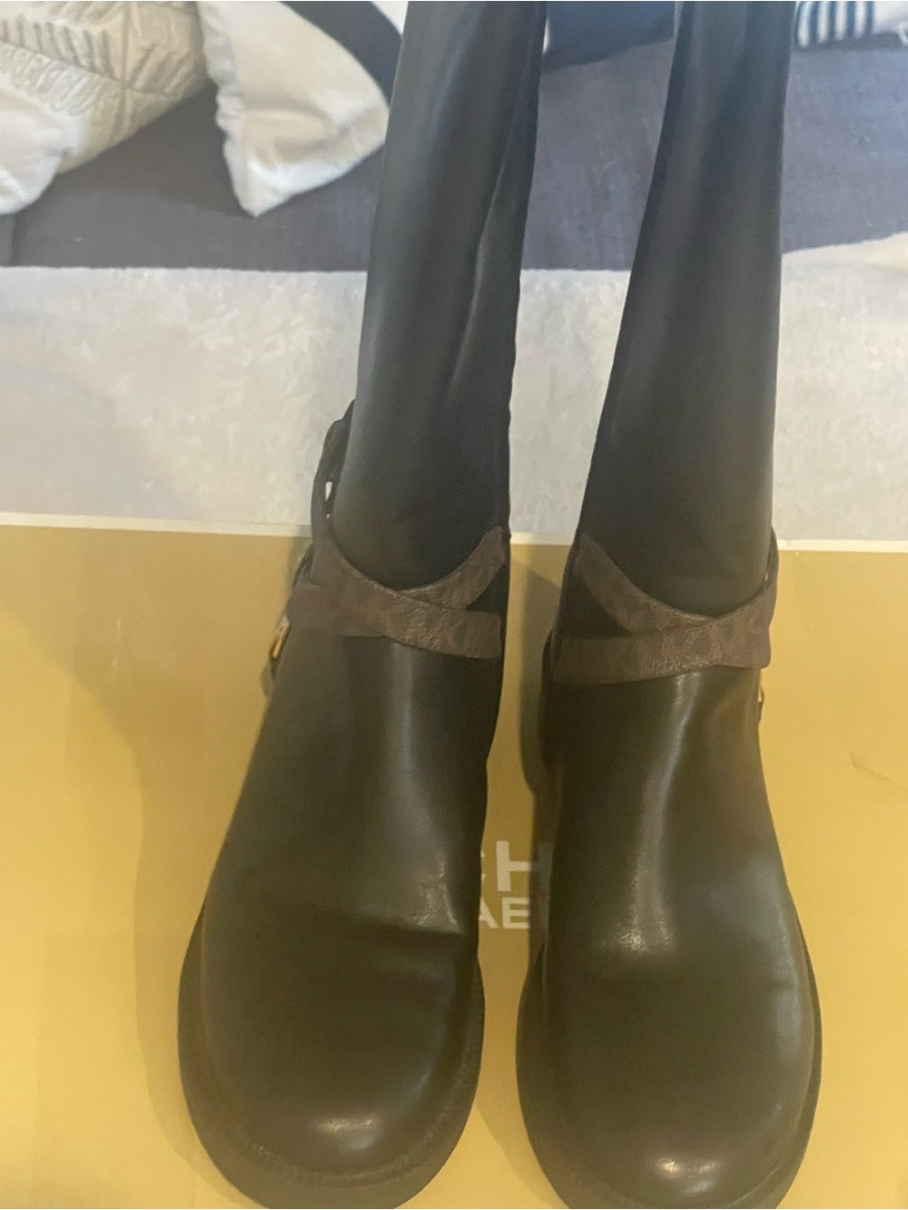 Michael kors Women's brown Leather knee high  Boots  size 7.5 new  sku 3308